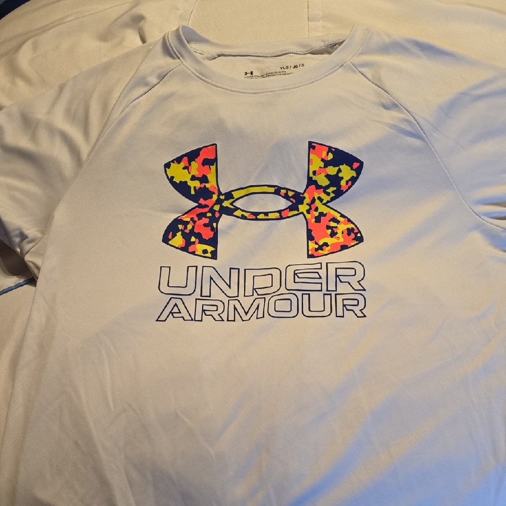 Under Armour White/light GrayTee with Vibrant Logo
